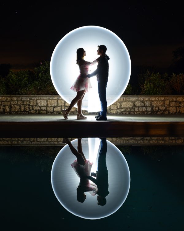 Femme photographe shooting photos artistique light painting landes et pays basque