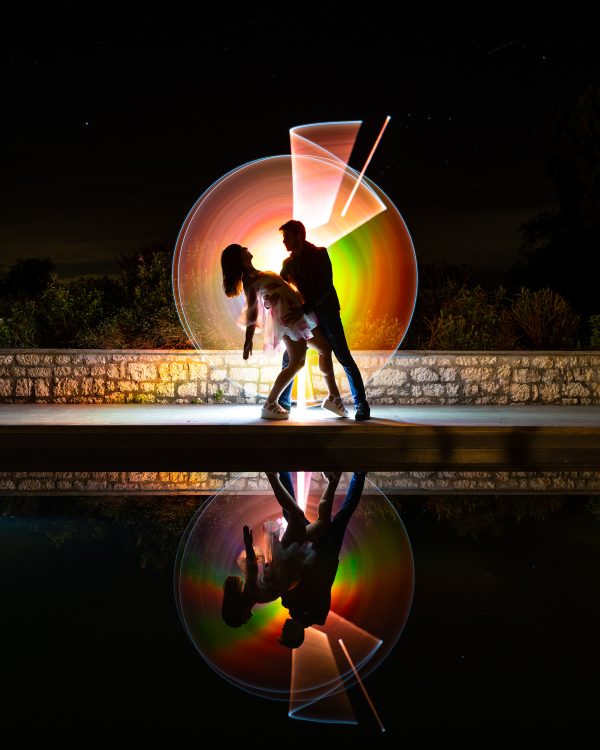 Femme photographe shooting photos artistique light painting landes et pays basque